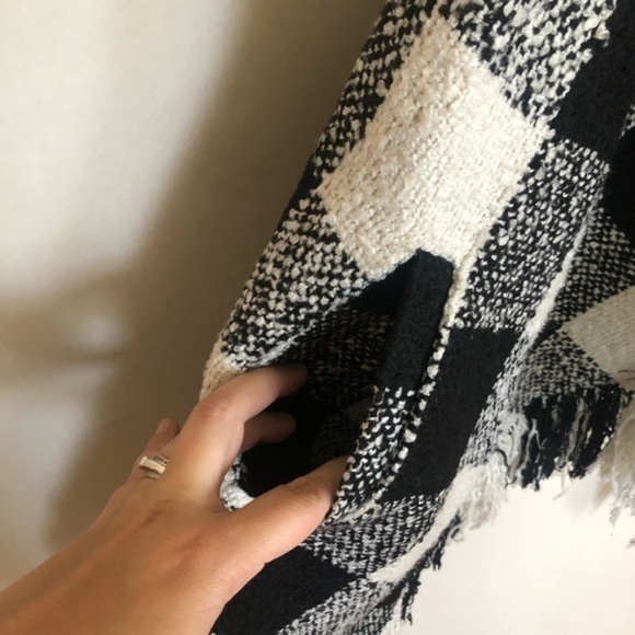 Boutique Black White Gingham Sweater Cardigan L - Picture 4 of 5